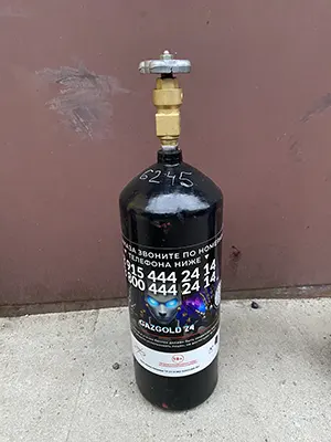 На изображении баллон с веселящим газом (закись азота) на 5 литров - фото 5.